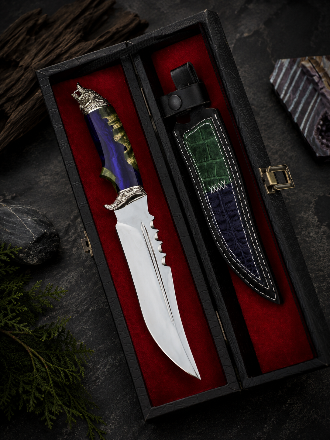 Wolf Pommel Bowie Knife